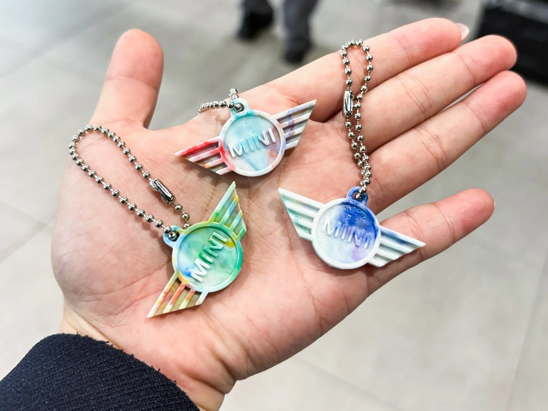 MINIロゴキーホルダーと参加者