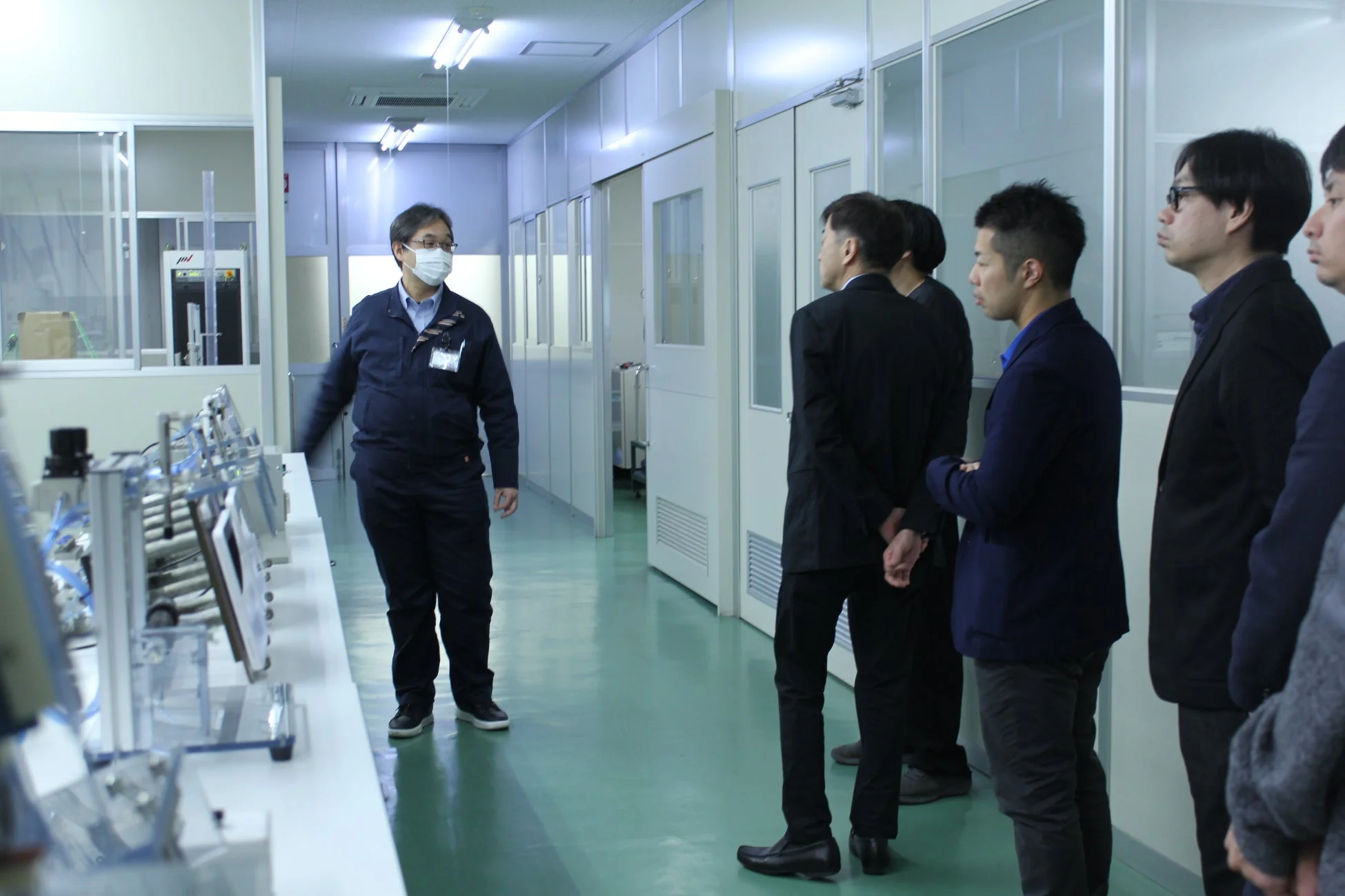 LIMNOでの工場見学風景