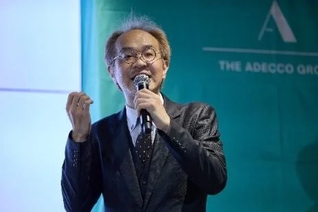 講演中の平野社長
