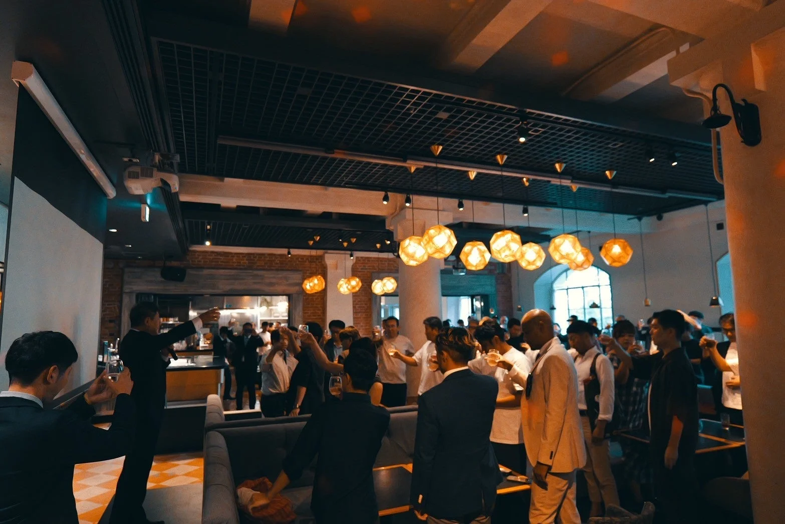 フォーラムでの懇親会の様子