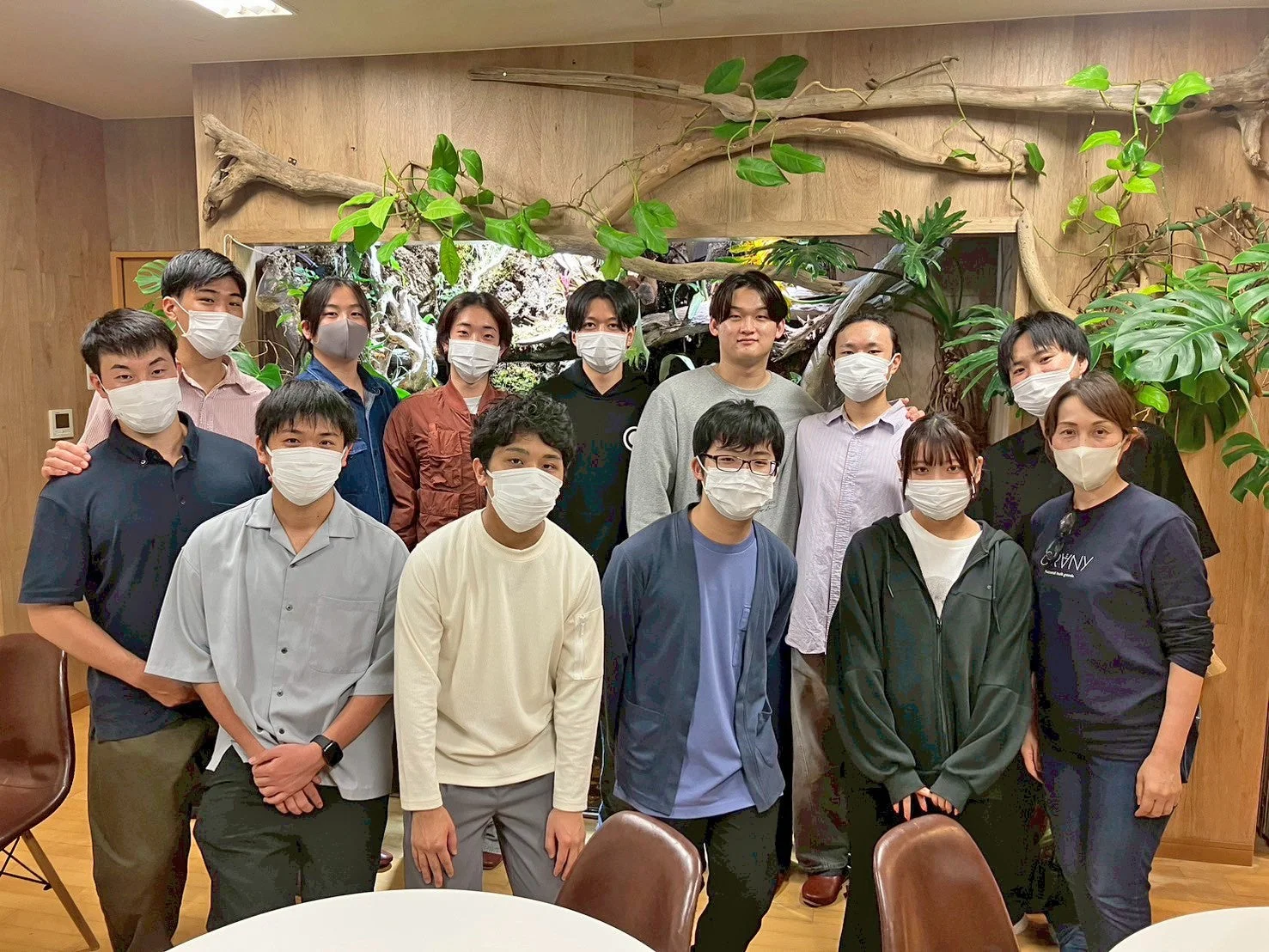 学生とGRANY関係者の集合写真