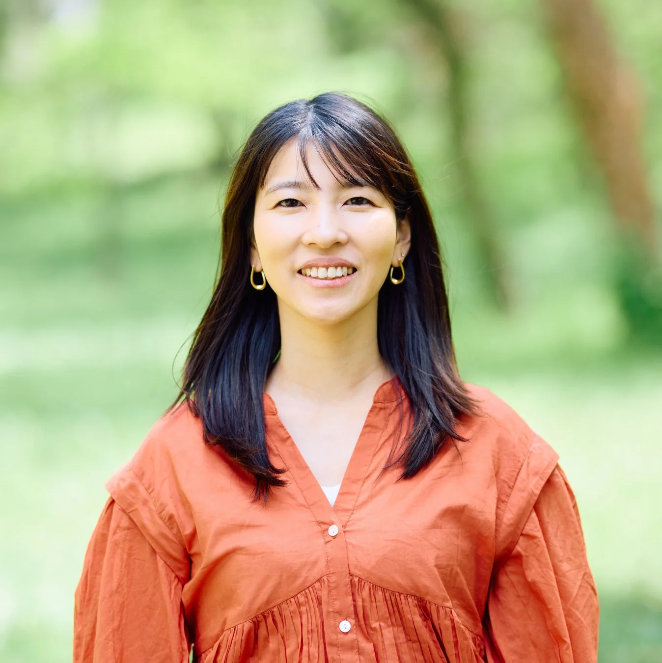 笑顔の女性のポートレート