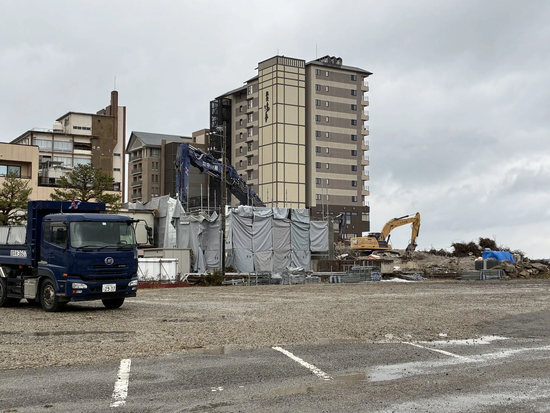解体工事が進む現場の様子