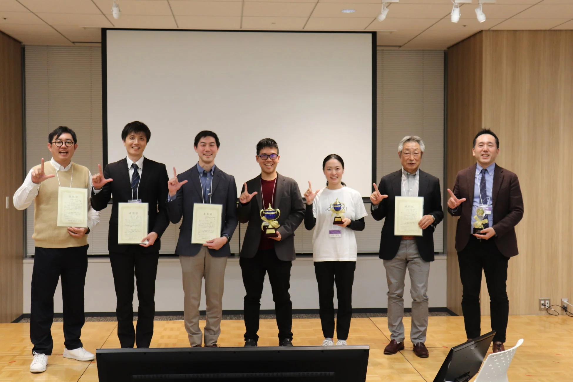 表彰式での受賞者たち