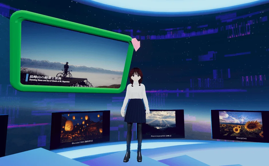 バーチャル空間「企画展ルーム」のアバターと風景写真