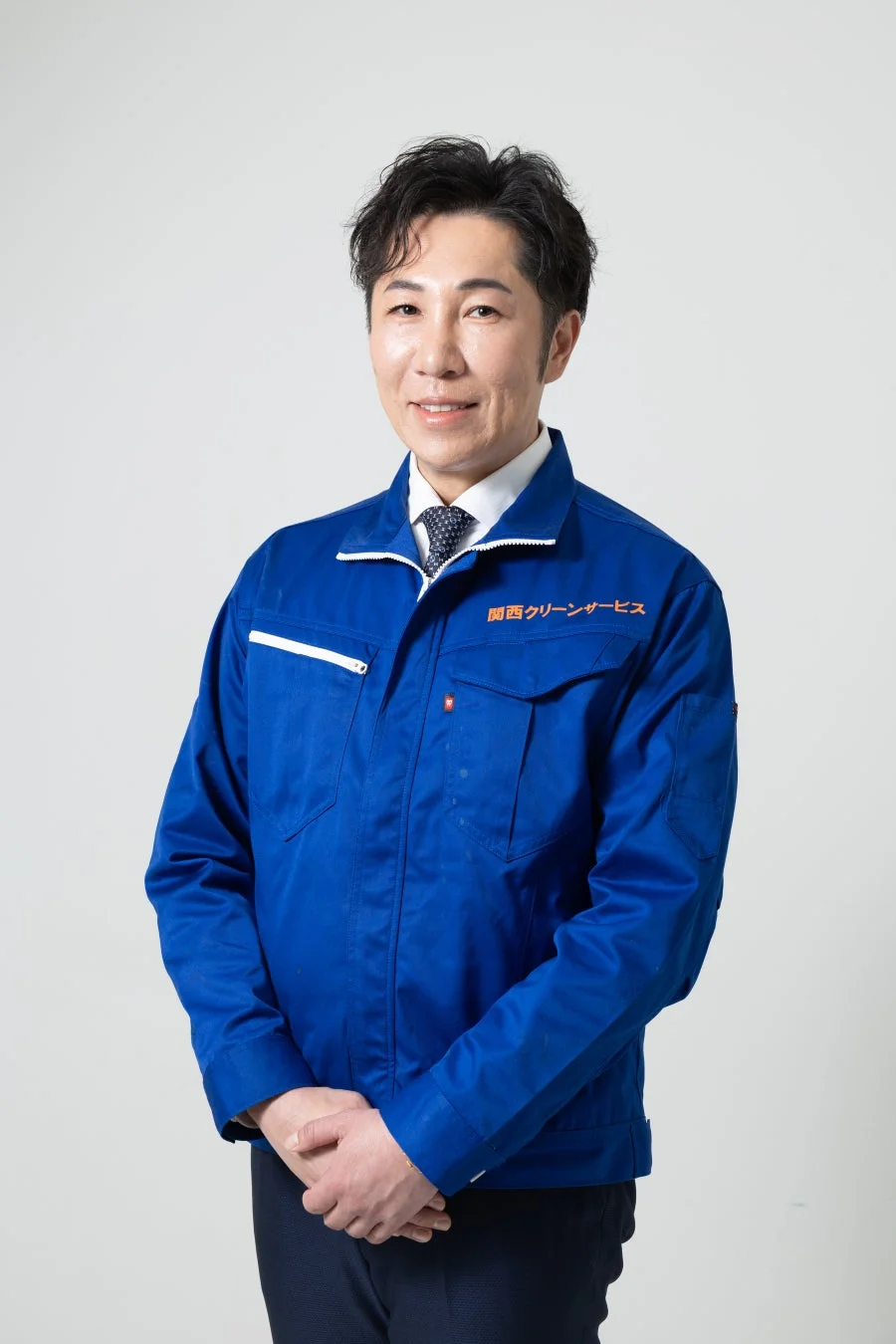 男性,作業服,制服,笑顔,ポートレート,日本人,青色,サービス業,清掃業,会社員