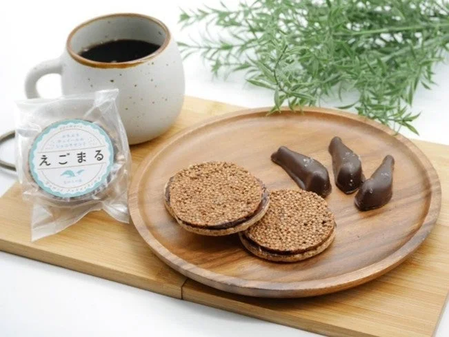 えごまのチョコサンドクッキー えごまる