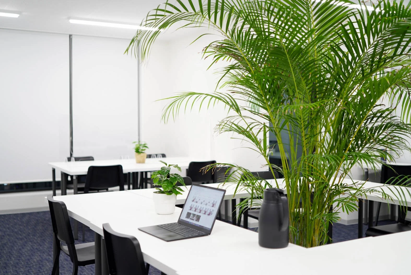 モダンなオフィス空間