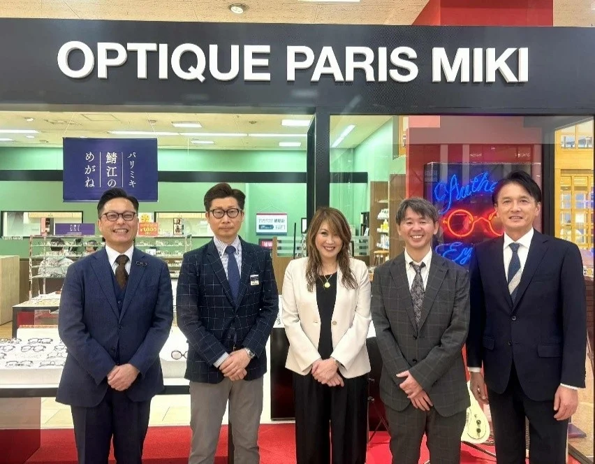 サポートチームの集合写真