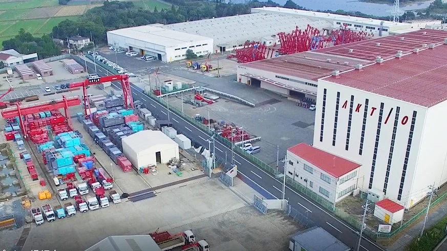 広大な工場敷地を空撮