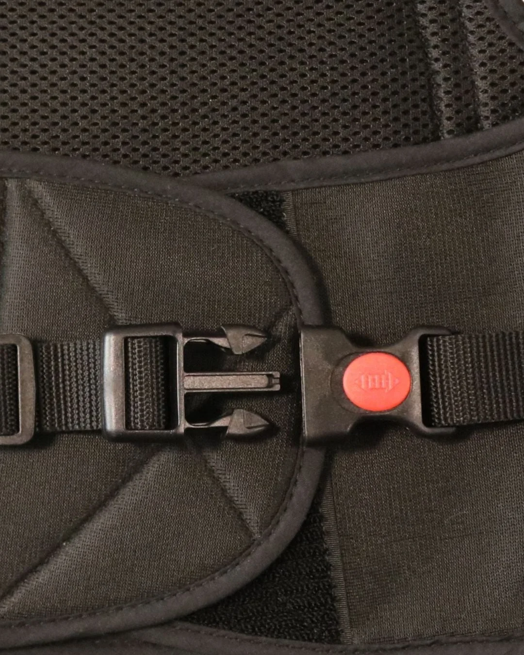 バックルとストラップの接合部