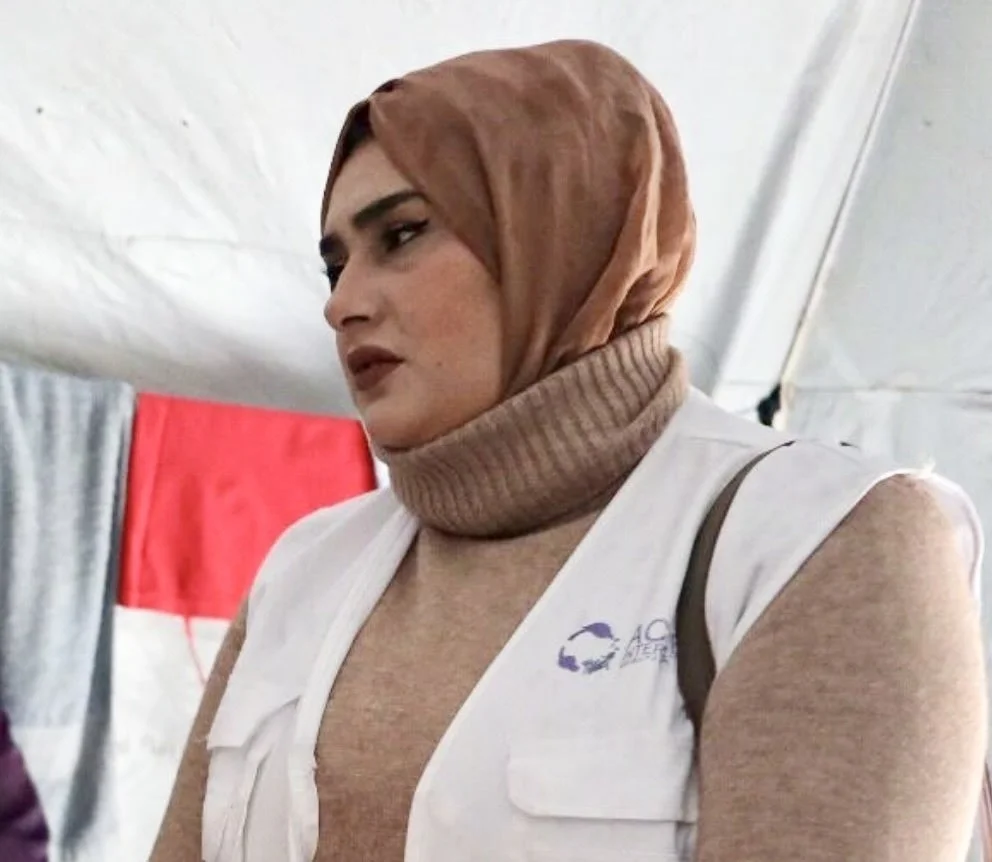 ヒジャブを着用した女性