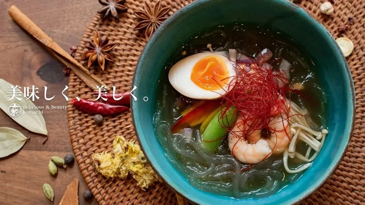 海老と卵が乗ったヘルシーな麺料理