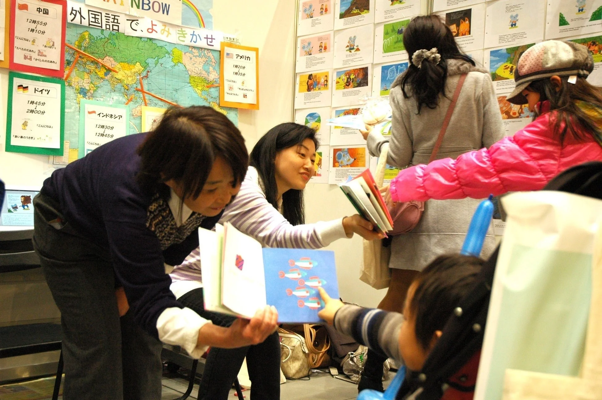 多言語読み聞かせの様子