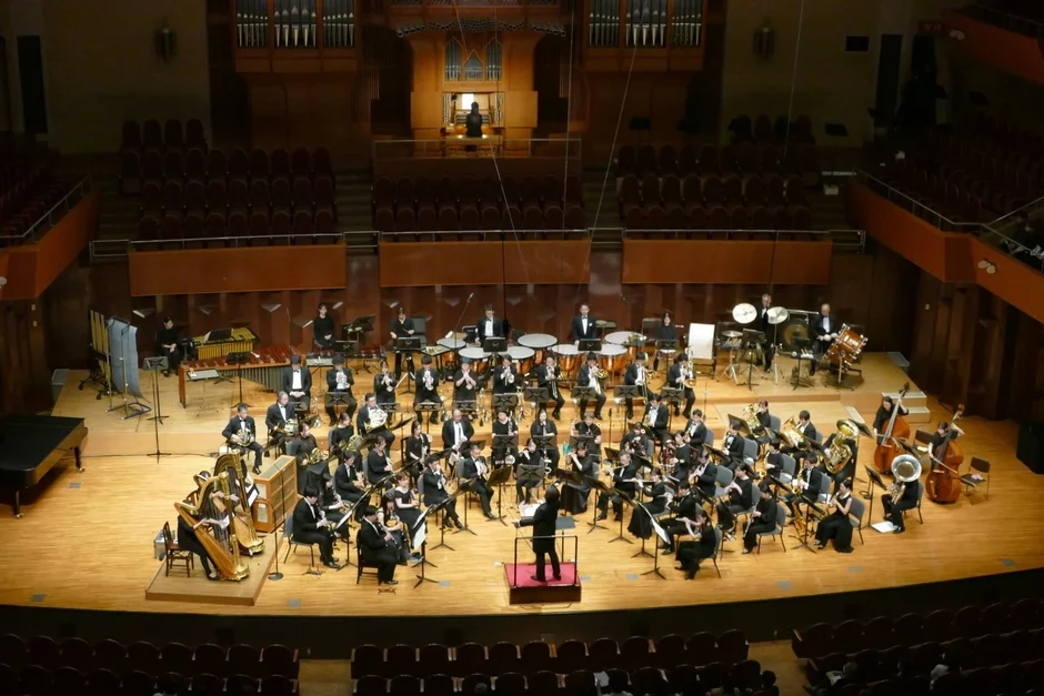 オーケストラの演奏風景