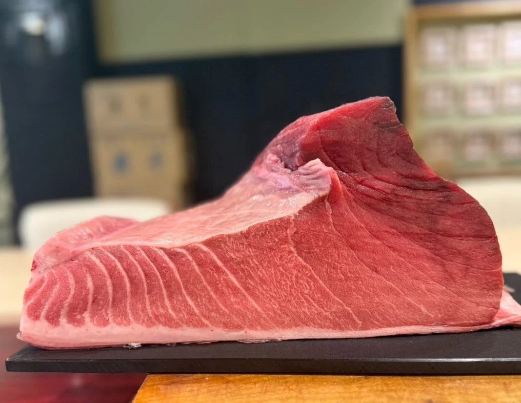 新鮮なマグロの塊