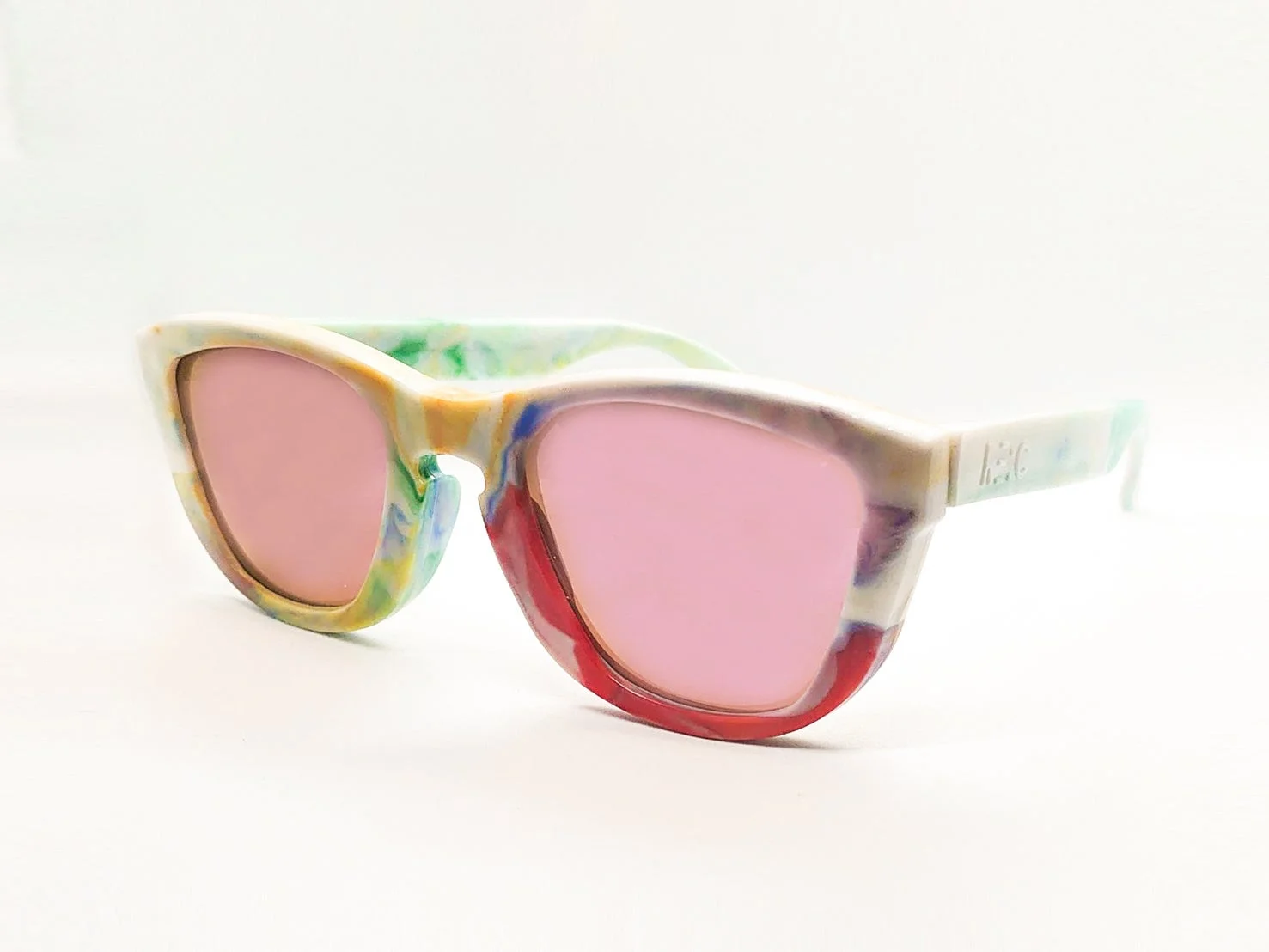 カラフルな大理石模様のサングラス