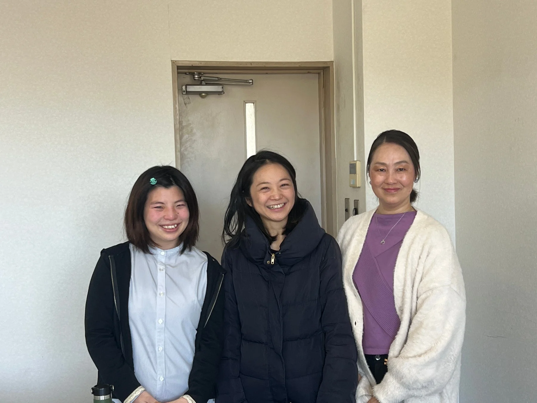 3人の女性の集合写真