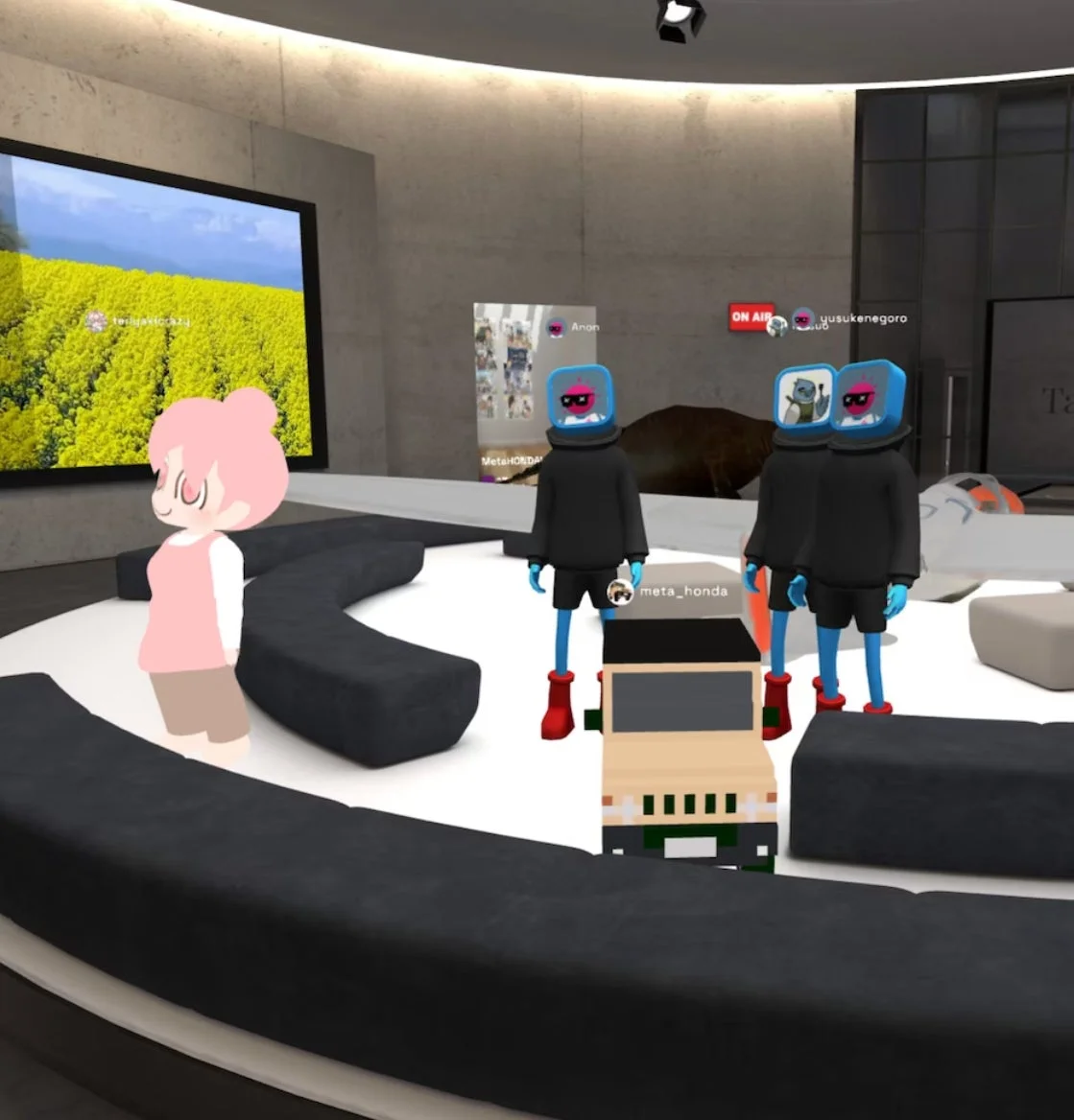 バーチャル空間で交流するアバターたち