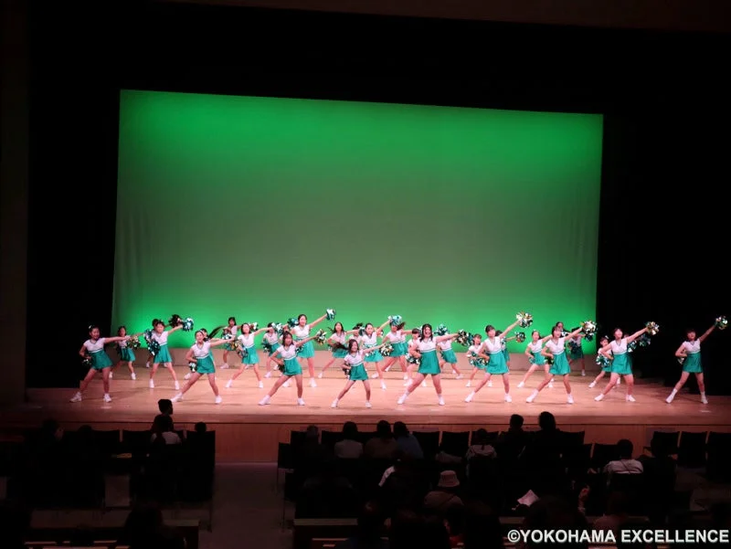 チアダンスパフォーマンスの様子