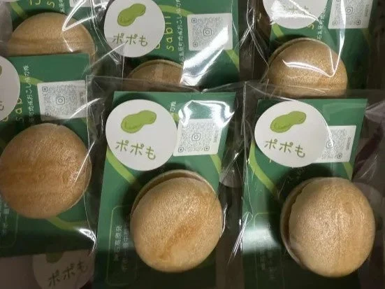 「ポポも」の個包装されたお菓子