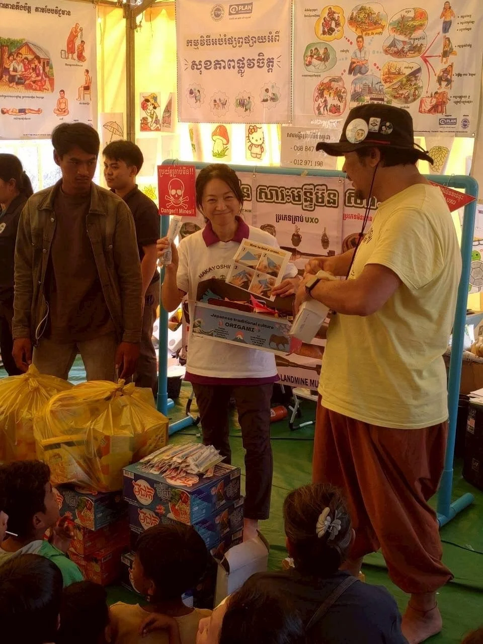 折り紙と地雷啓発