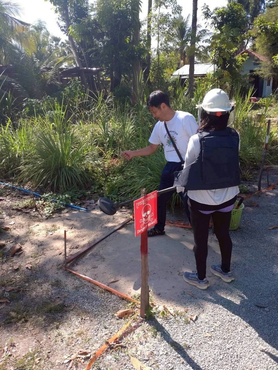 地雷除去作業の現場
