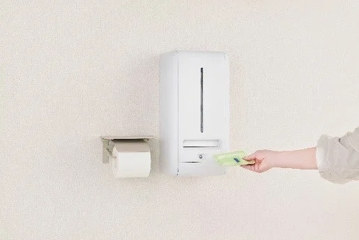 トイレ個室内のディスペンサー