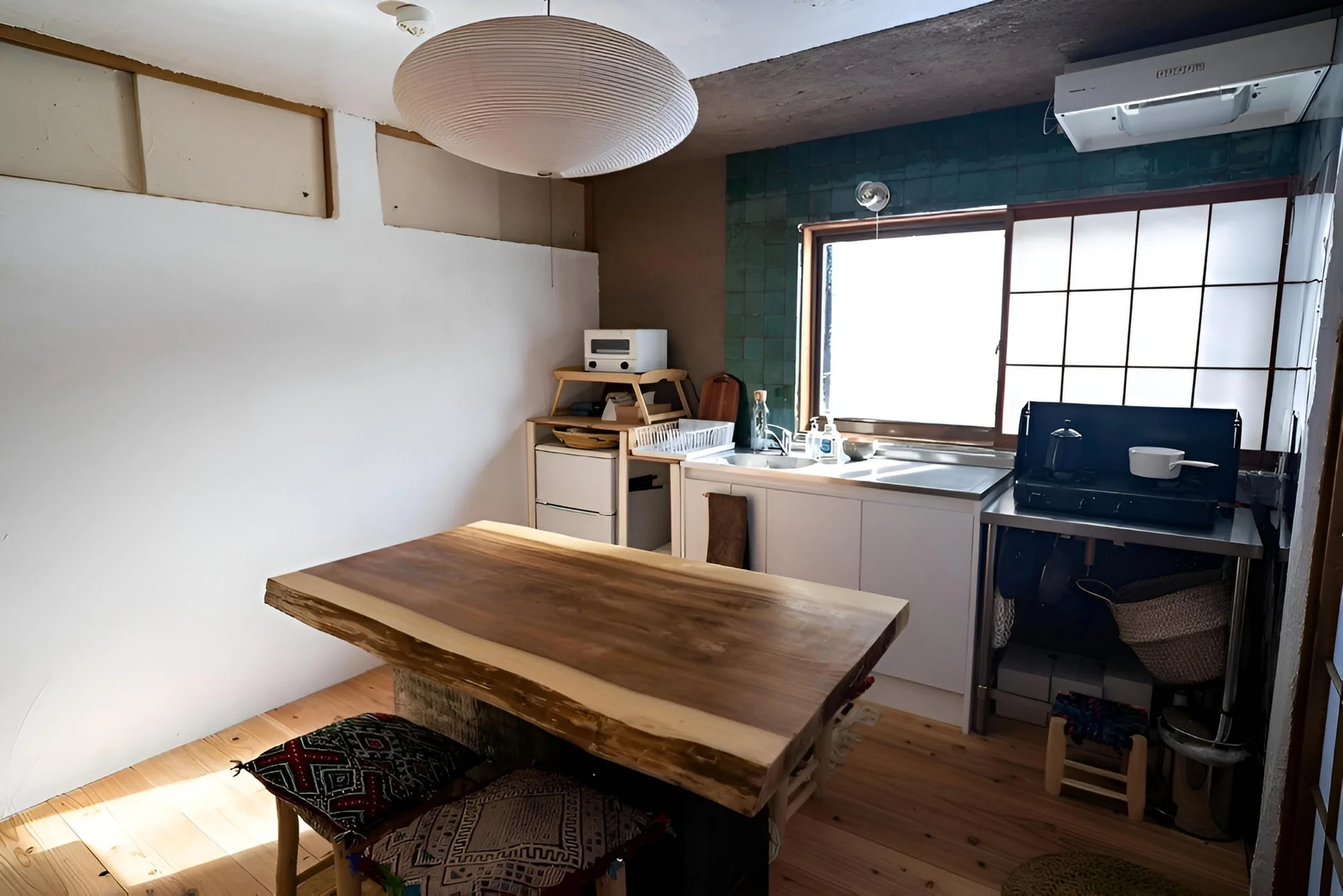 あわ居のキッチン/ダイニング