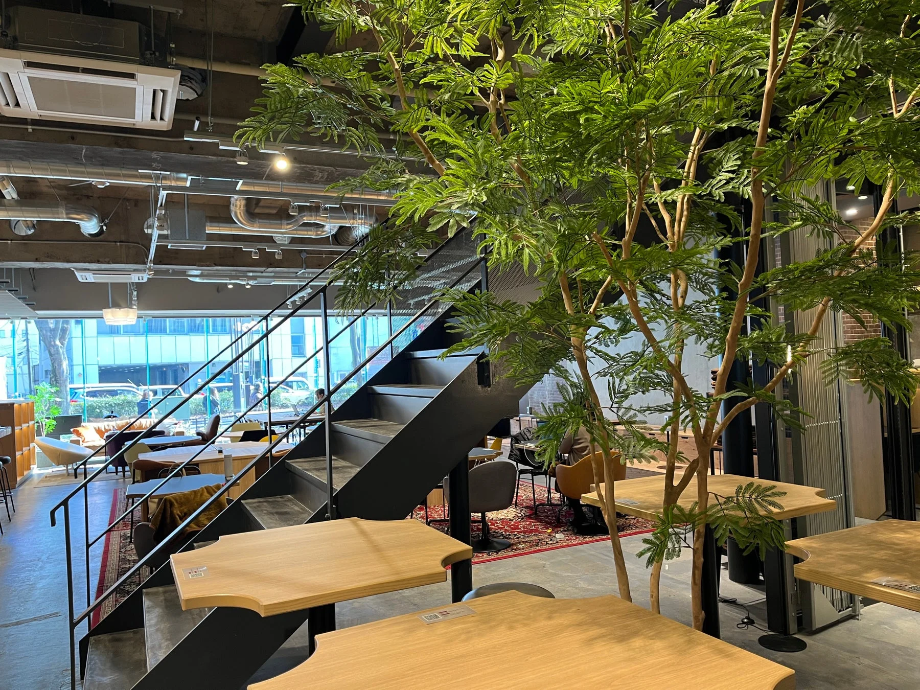 me:rise立川のモダンなカフェ風インテリア