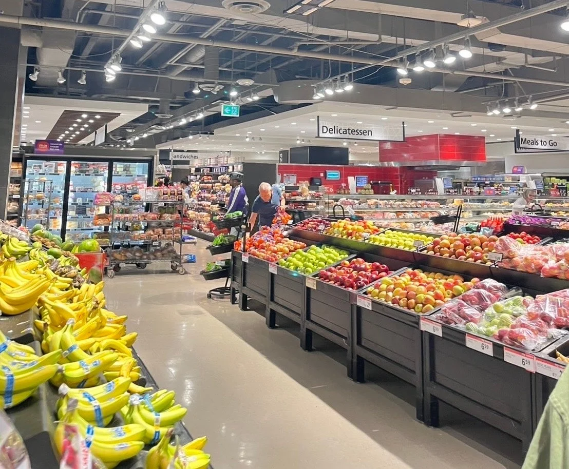 スーパーマーケットの果物売り場