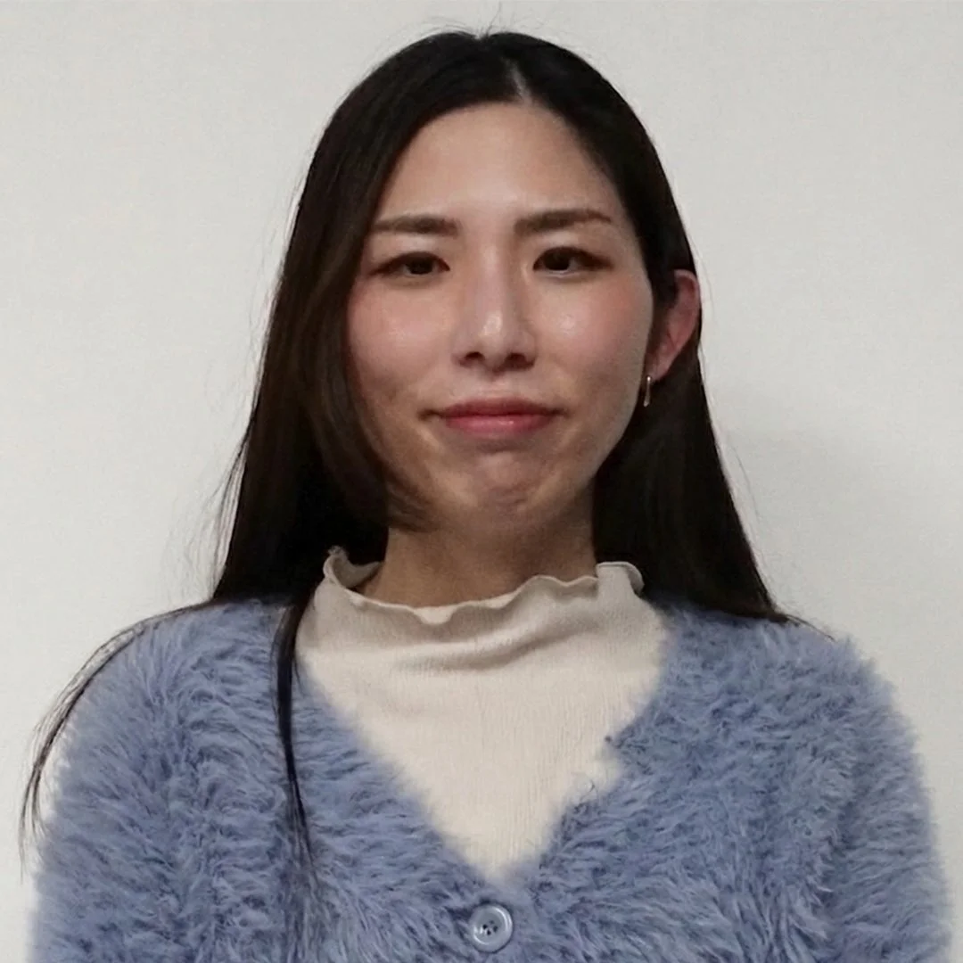 女性,ポートレート,ファッション,カーディガン,ロングヘア,カジュアル,屋内,白背景,アジア人,若い女性