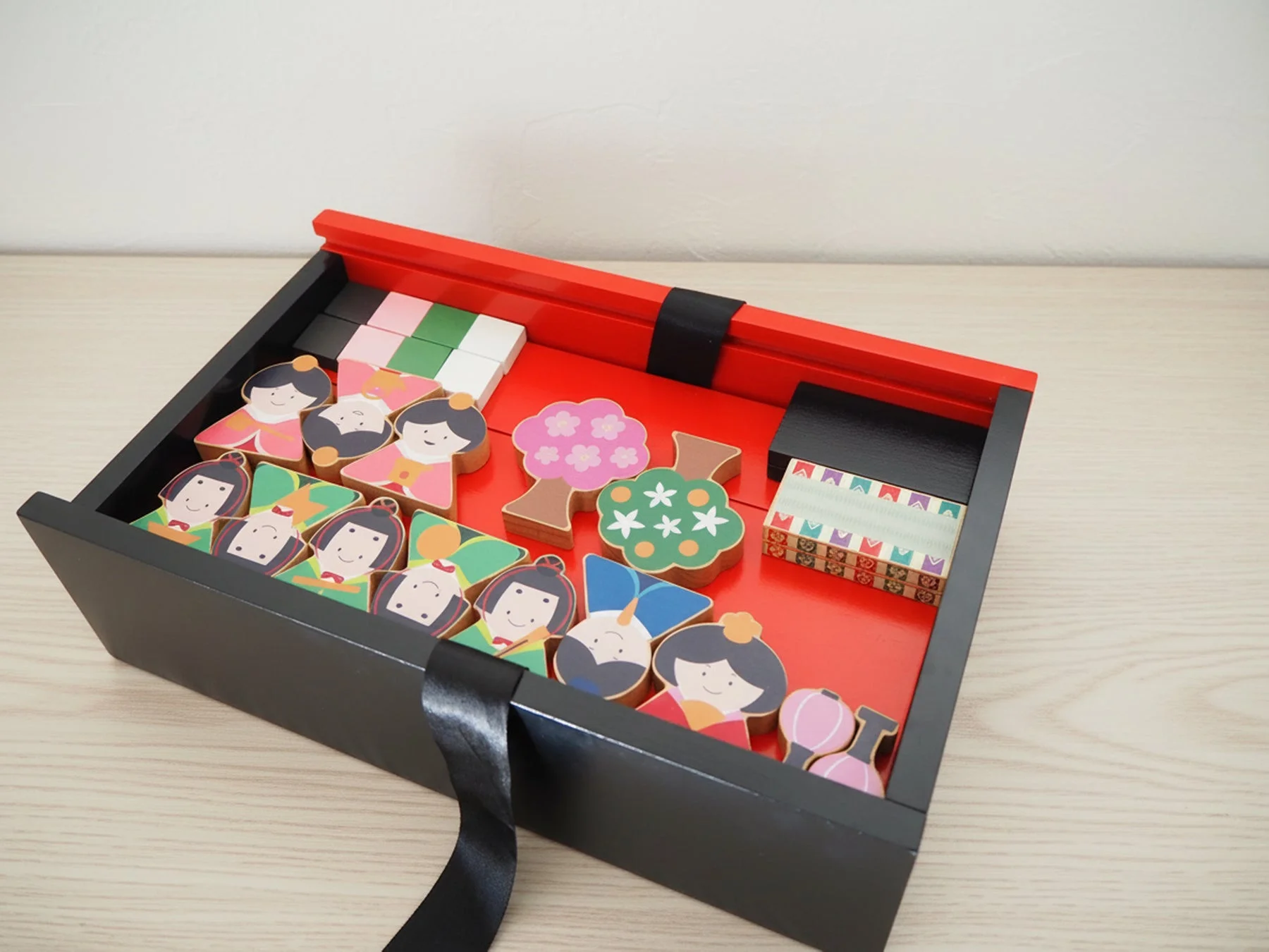 収納されたひなつみき