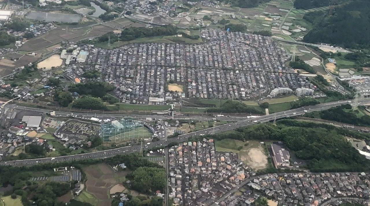 空撮された郊外の住宅地