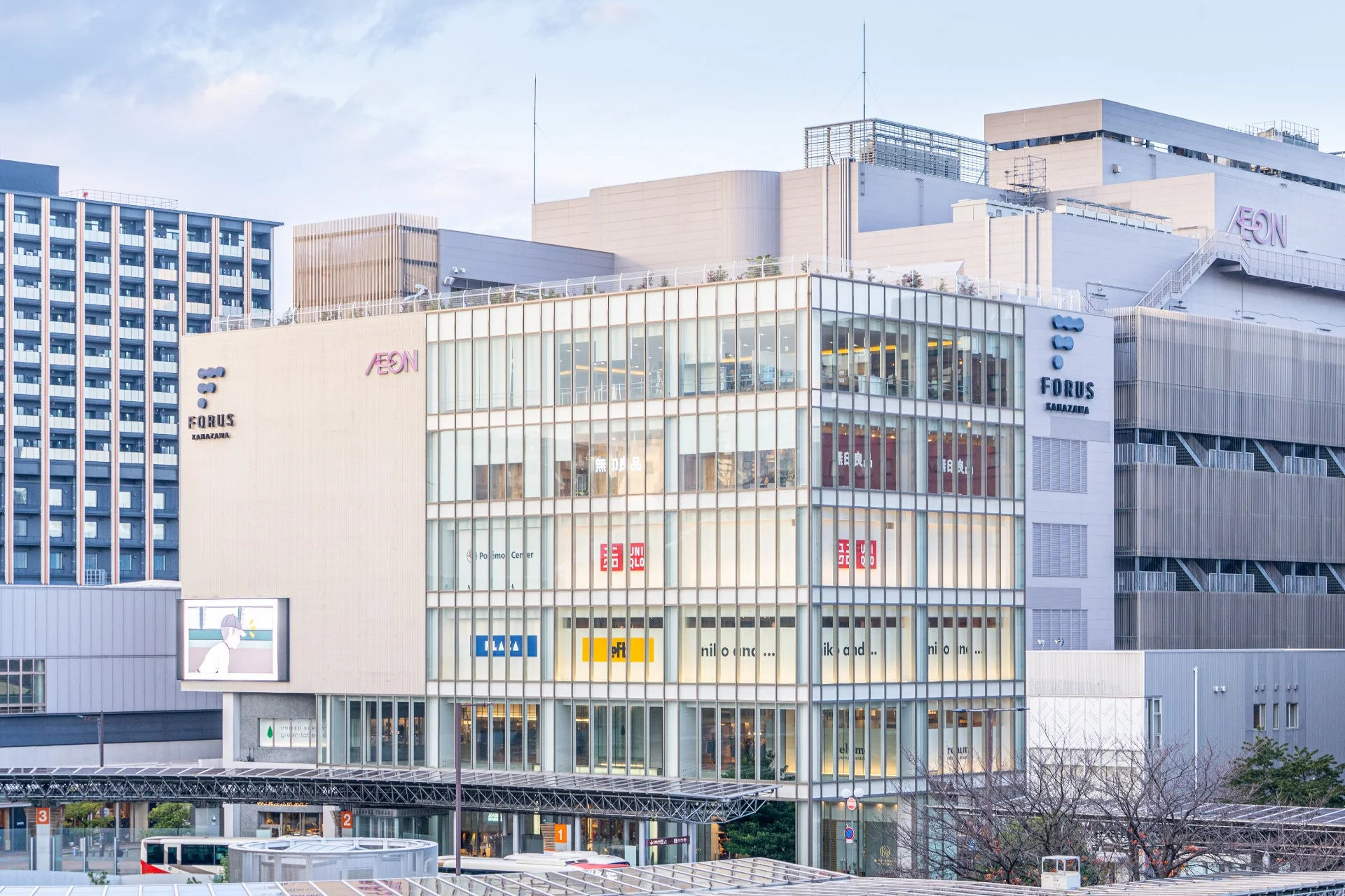 金沢フォーラス外観