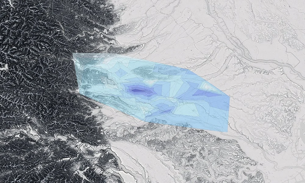 地形図の上に青色のグラデーション