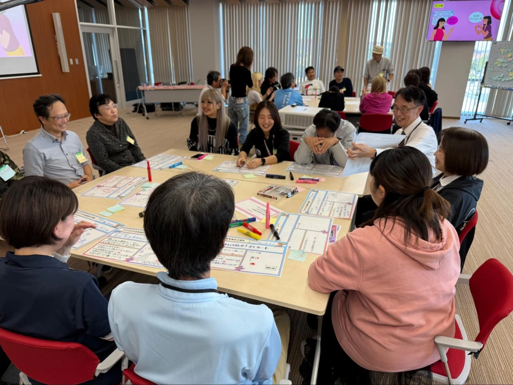 会議室でのグループワーク