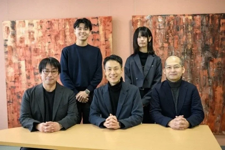 会議室での集合写真