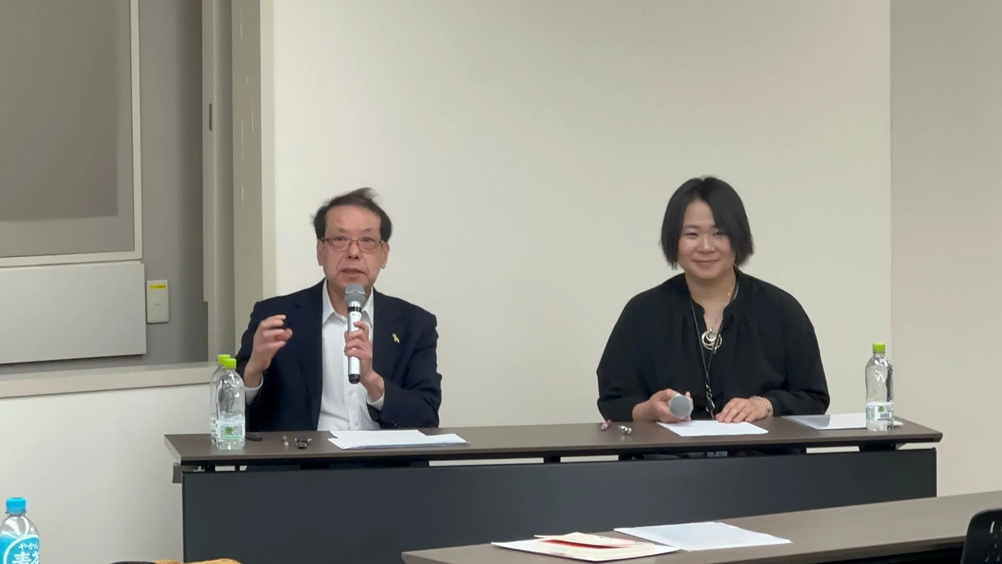 登壇者（左：渡部伸氏、右：藤井奈緒氏）