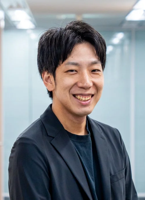 エンPeopleX株式会社 代表取締役社長 塩見 拓己 氏のポートレート