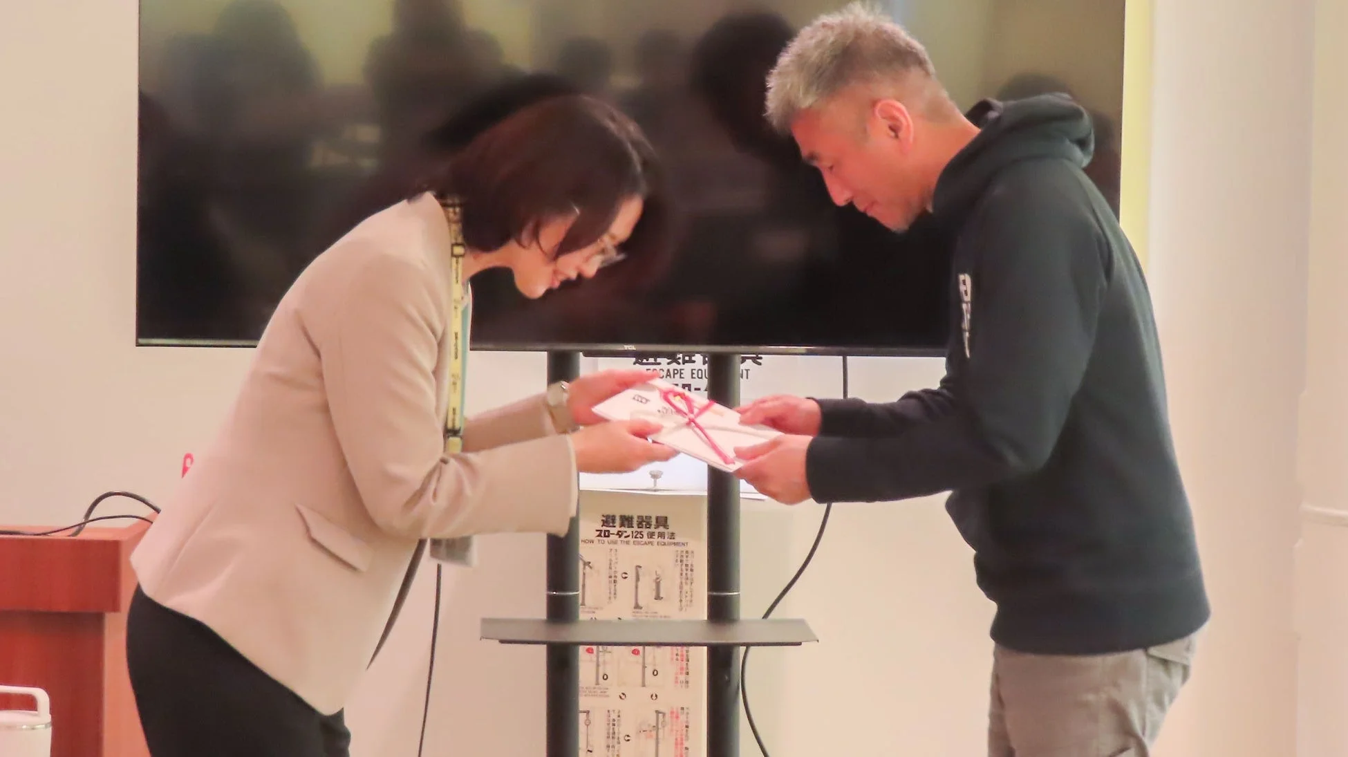 贈呈式での目録授与