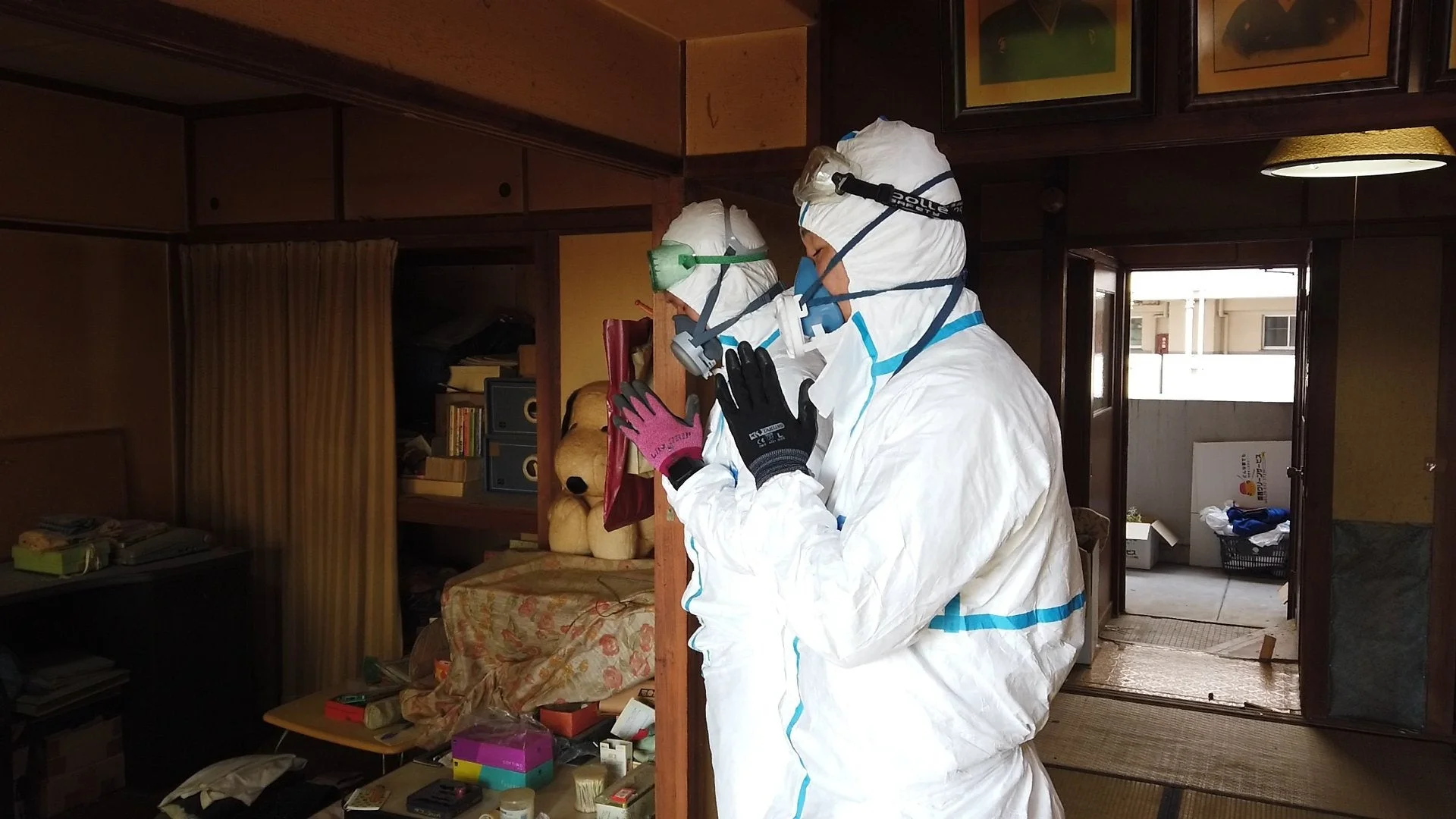 特殊清掃作業の様子