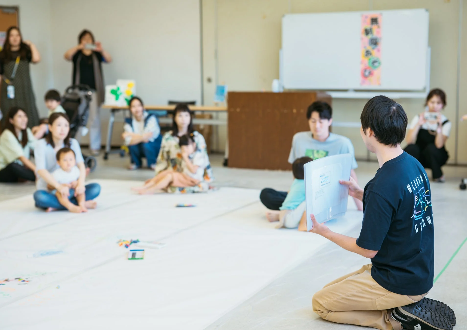 親子向け創作ワークショップの様子